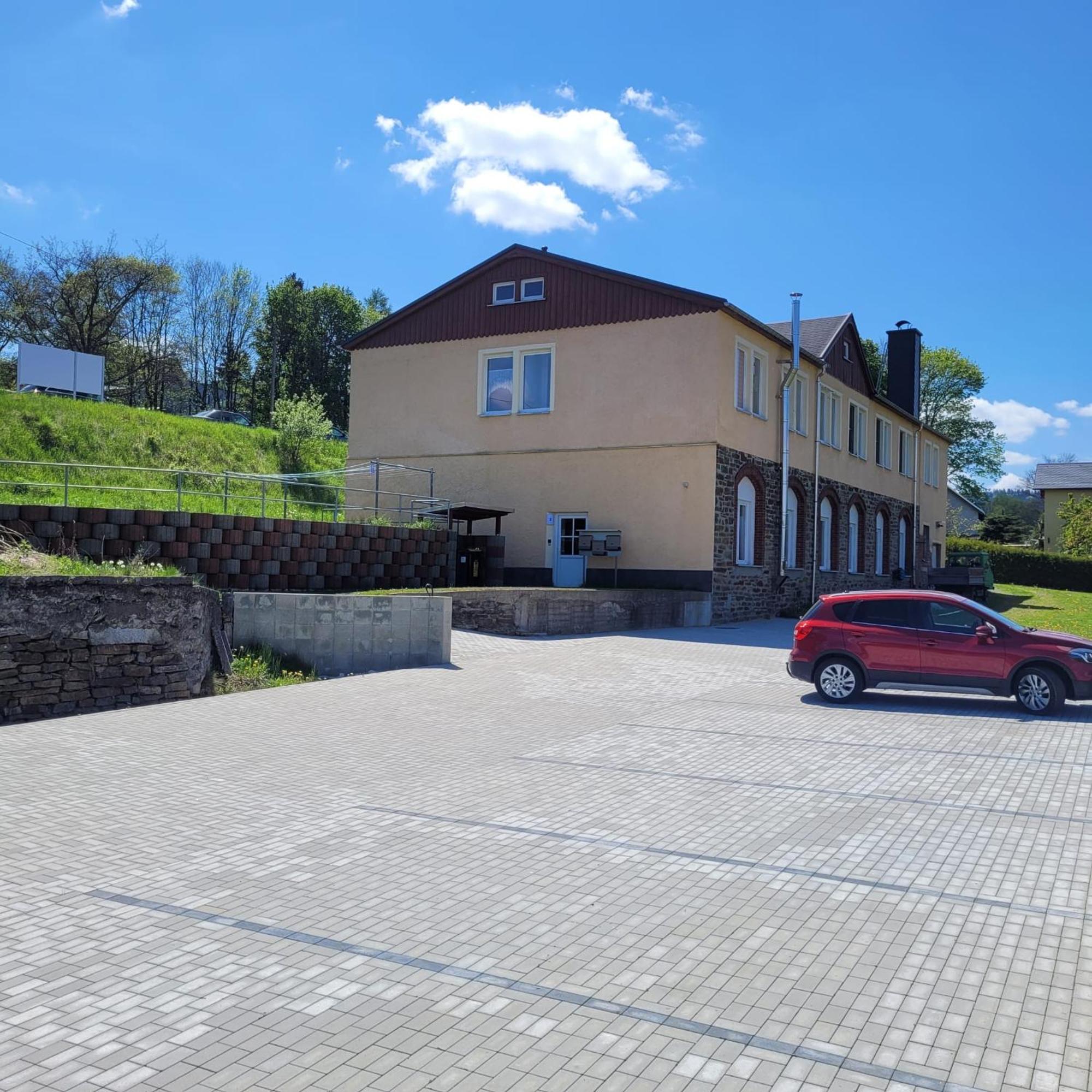 Ferienwohnungen An Der Fichtelbergbahn Cranzahl Ngoại thất bức ảnh